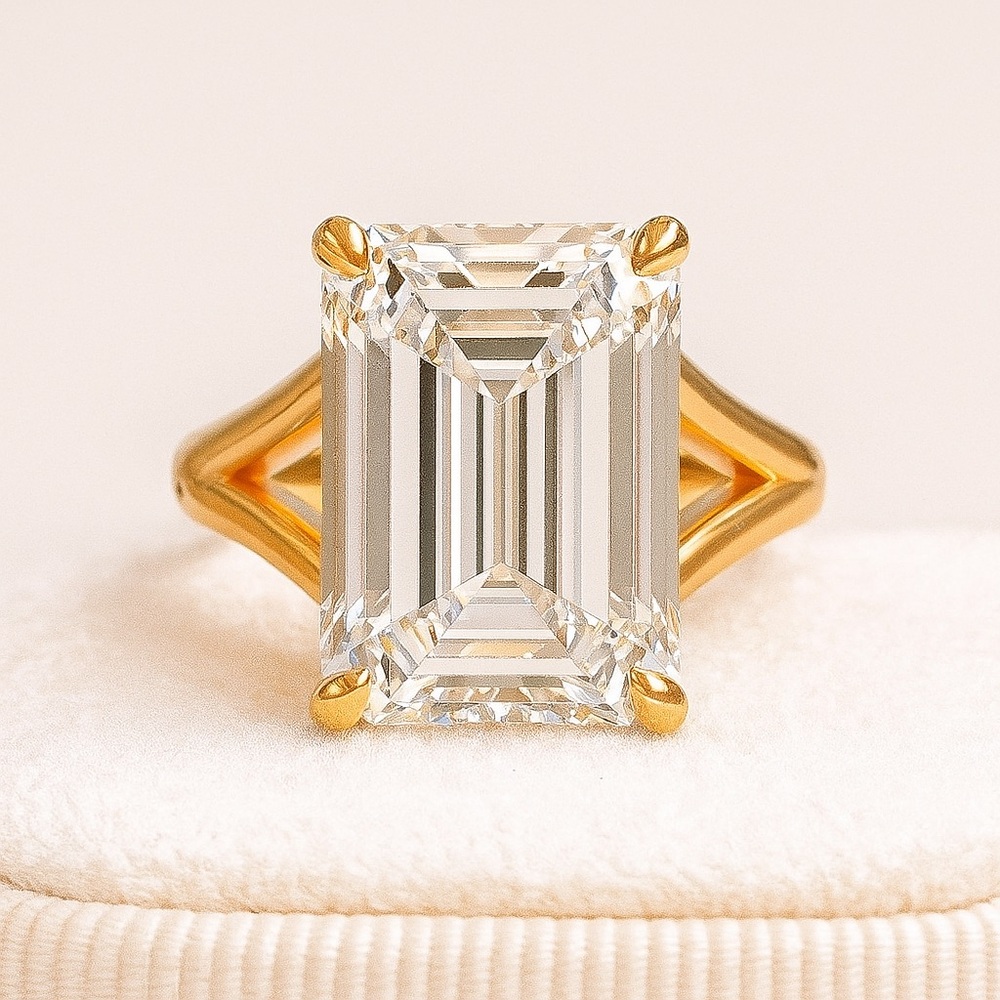 10ct D VVS1 Platinum Emerald cut Moissanite Ring - Picture 3 of 10